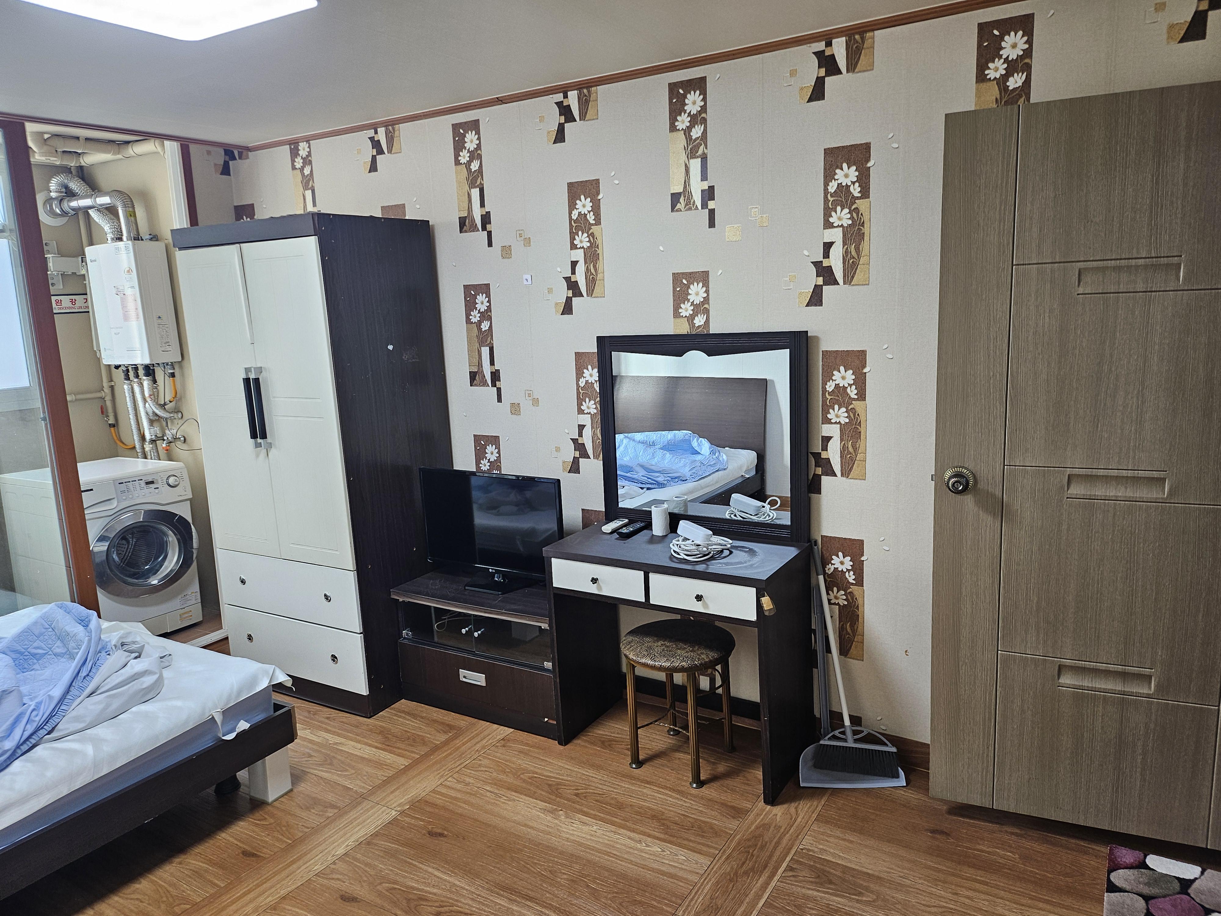 롯데백화점 정문 맞은편  사진 2