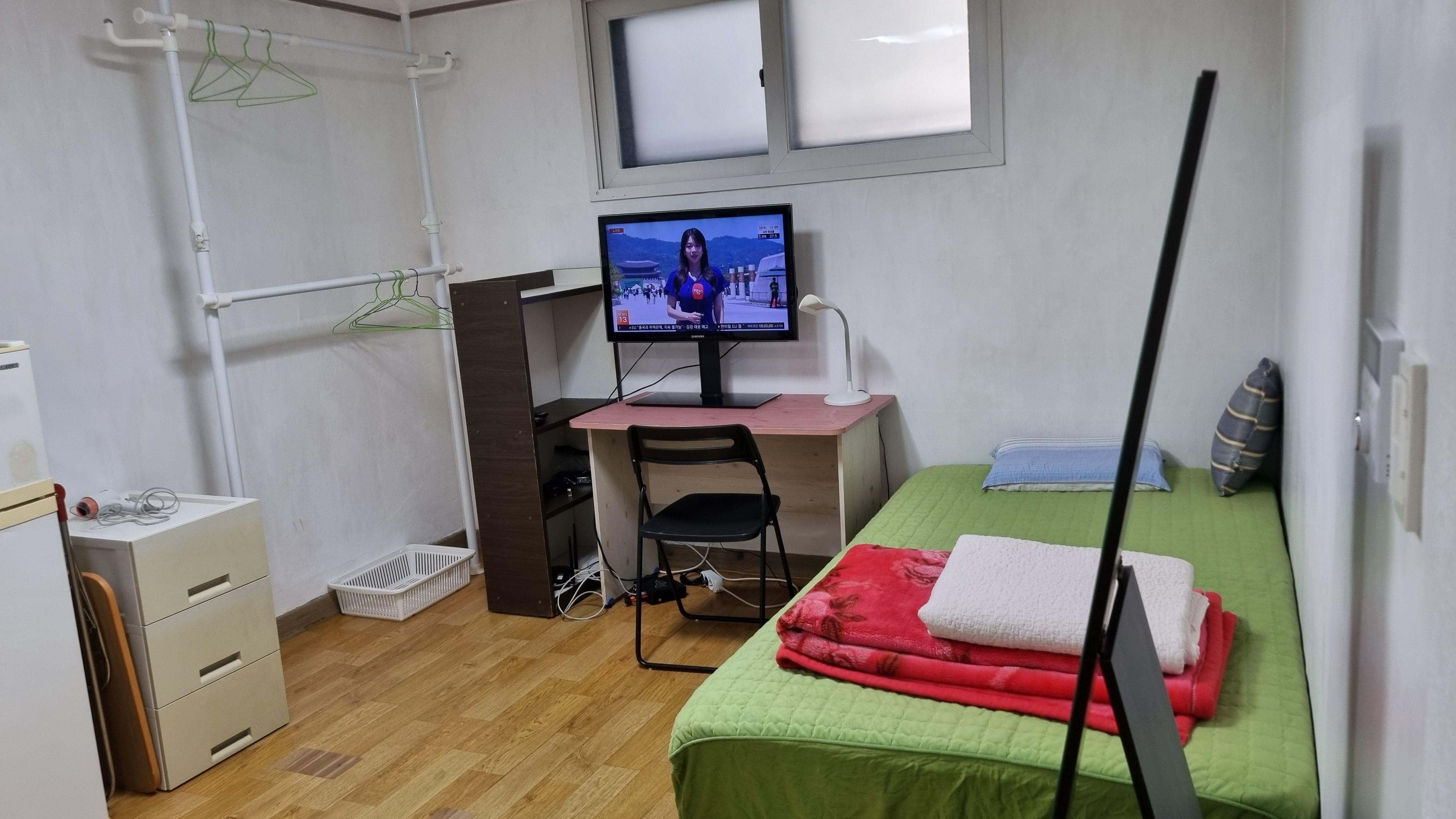 이문동 단기임대 TV 깨끗 조용 안전 친절