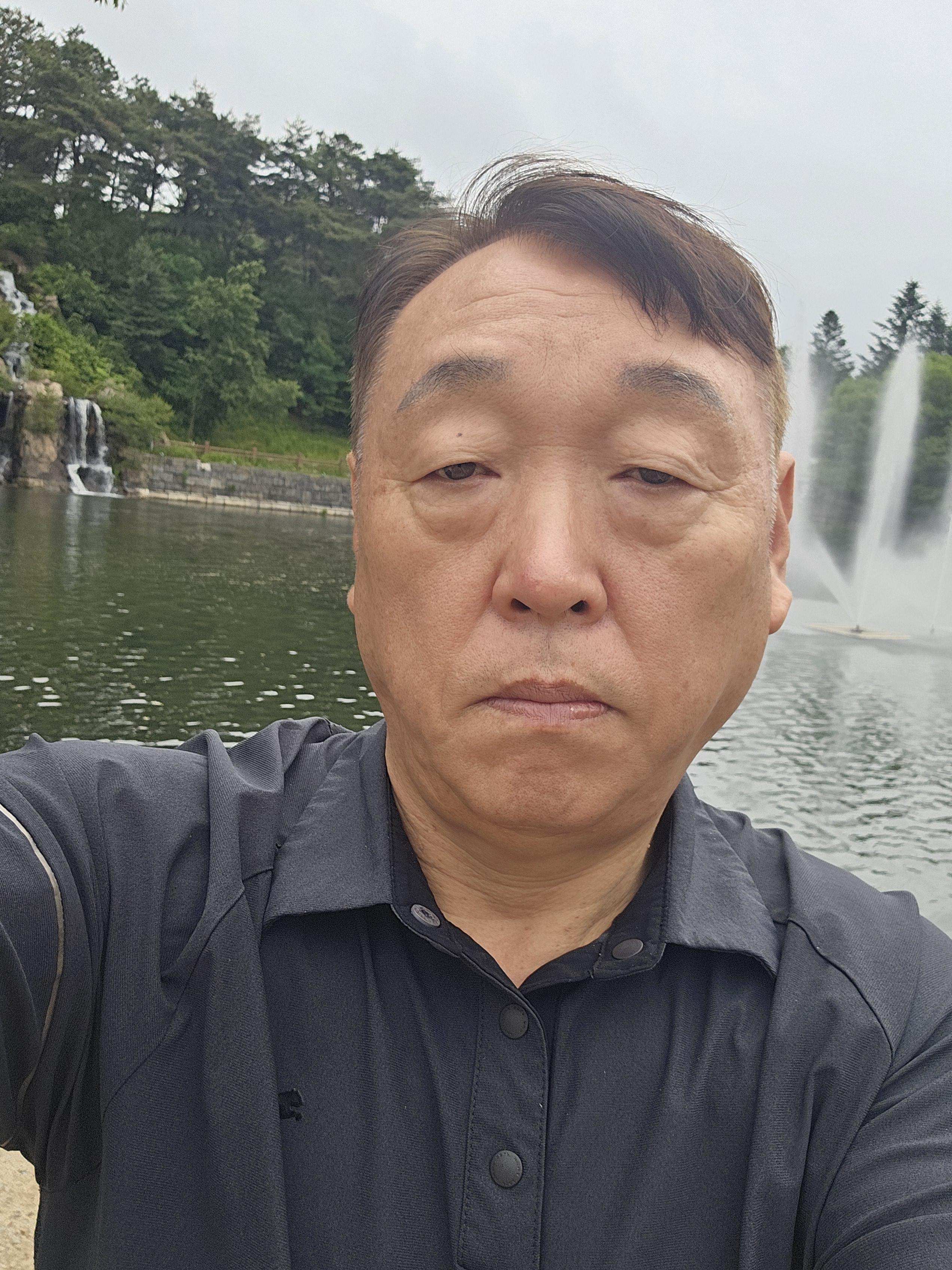 김종문 호스트