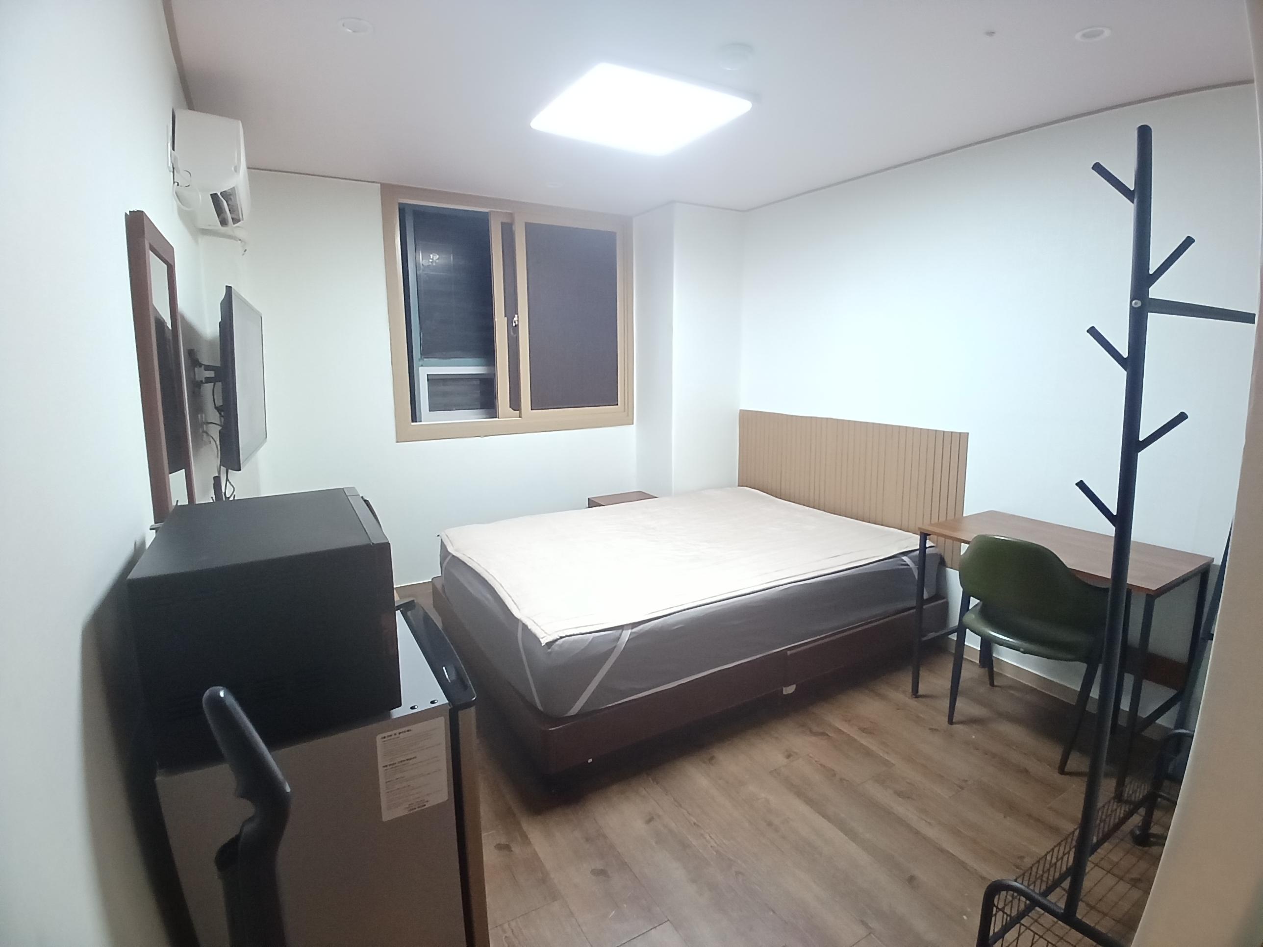 신흥동 단기임대 교통,위치좋은 쾌적하고 큰원룸