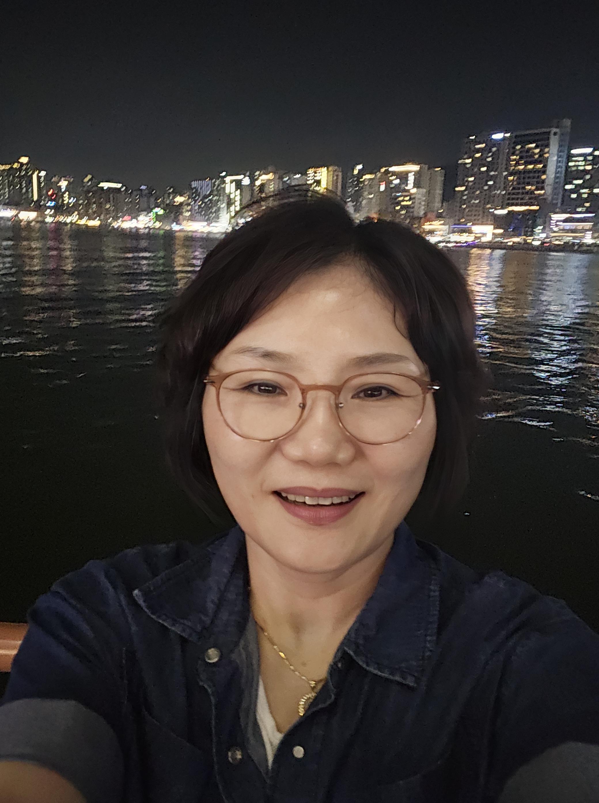 김명희 호스트
