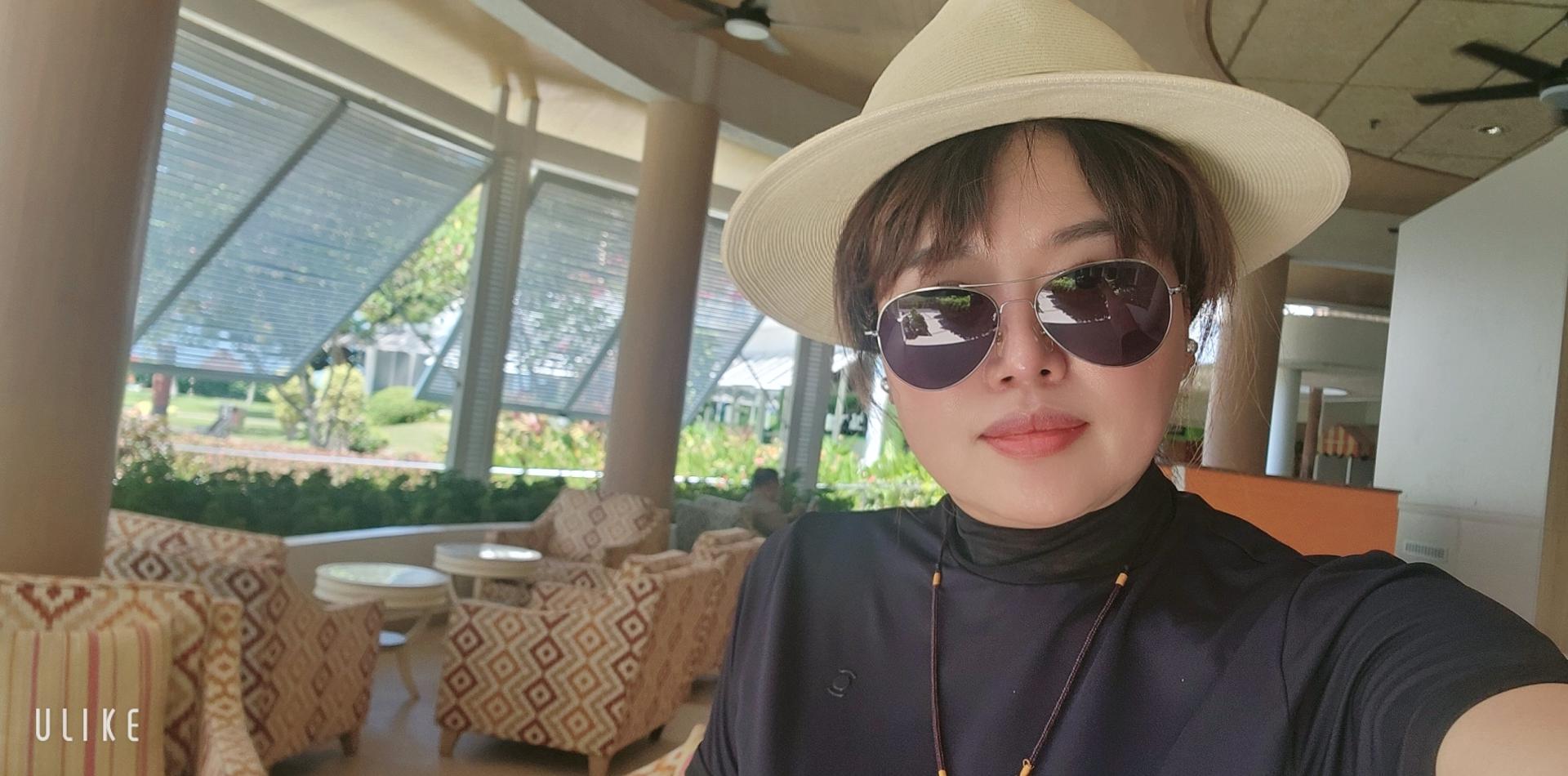 윤혜린 호스트