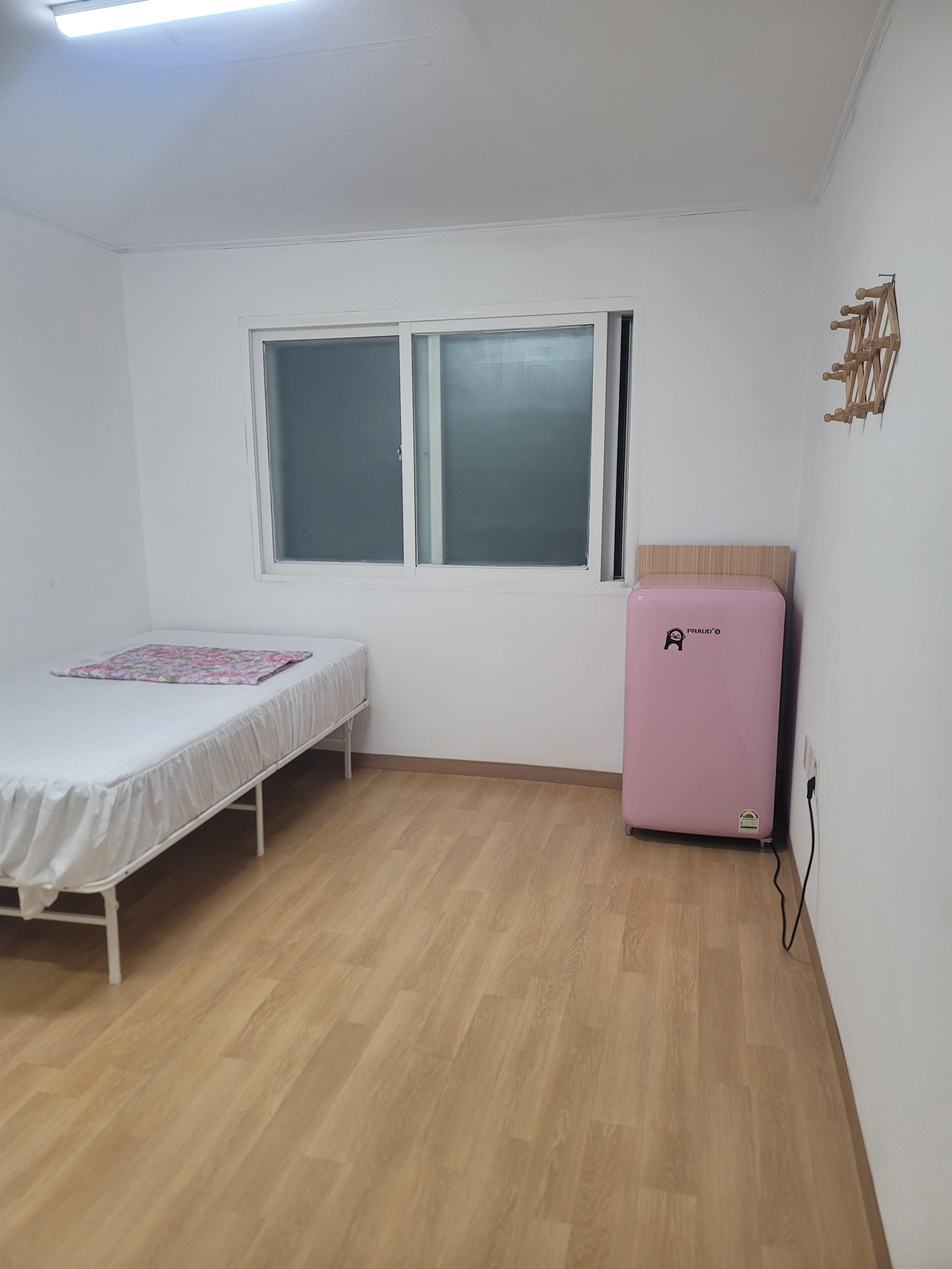 청담동 청담사거리 남향 2층 원룸 사진 2