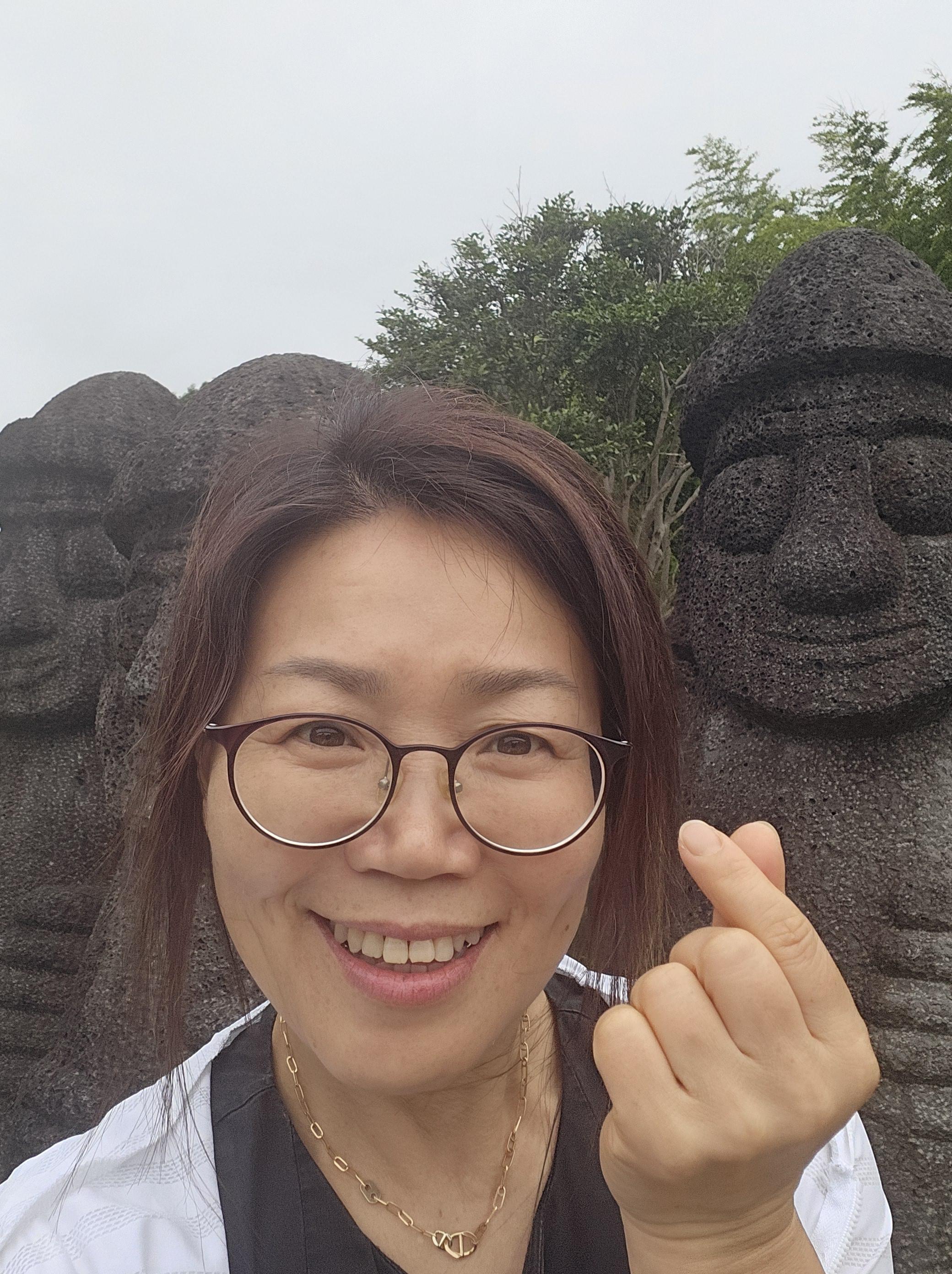 정나연  호스트