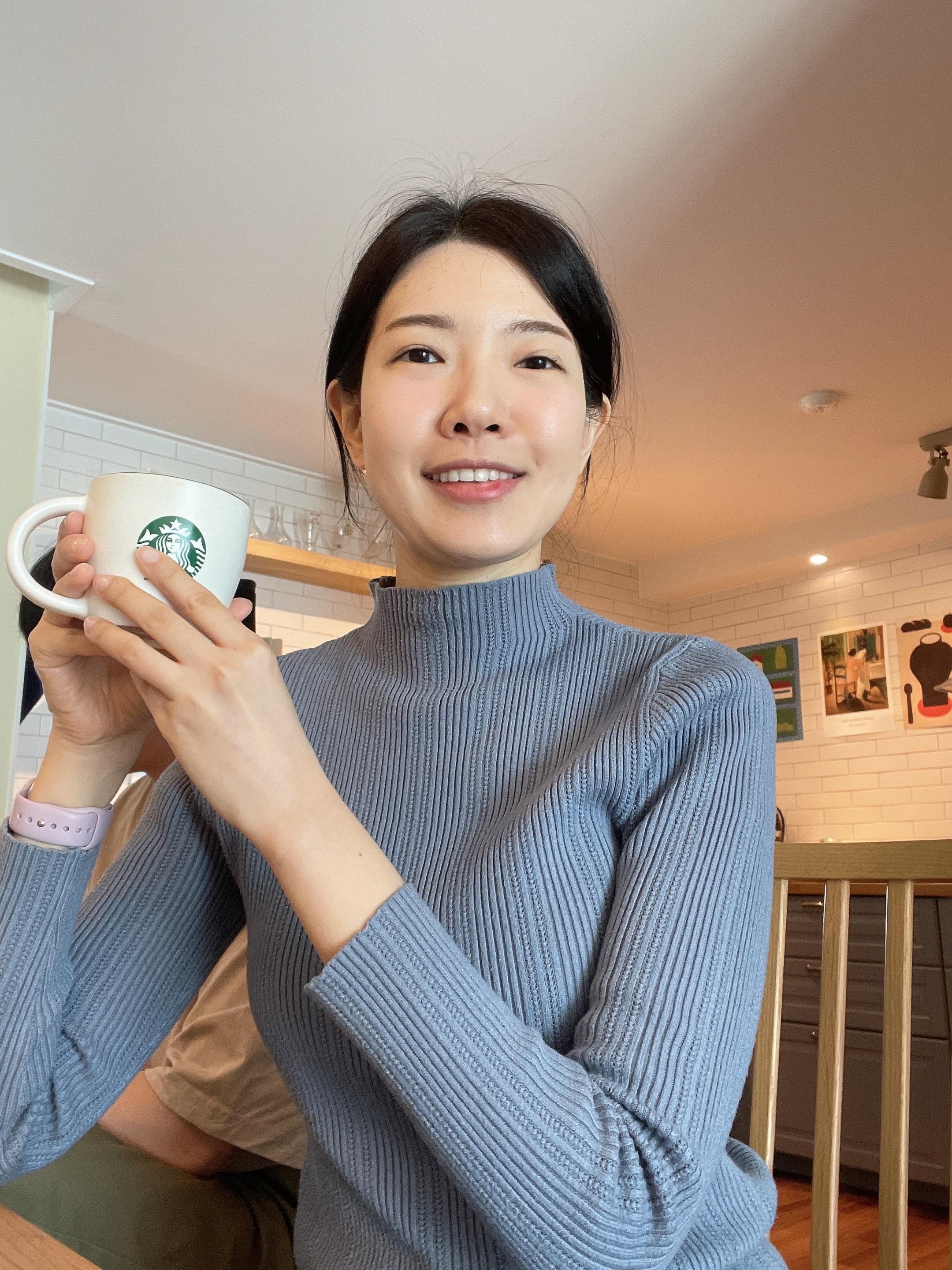 이진아 호스트