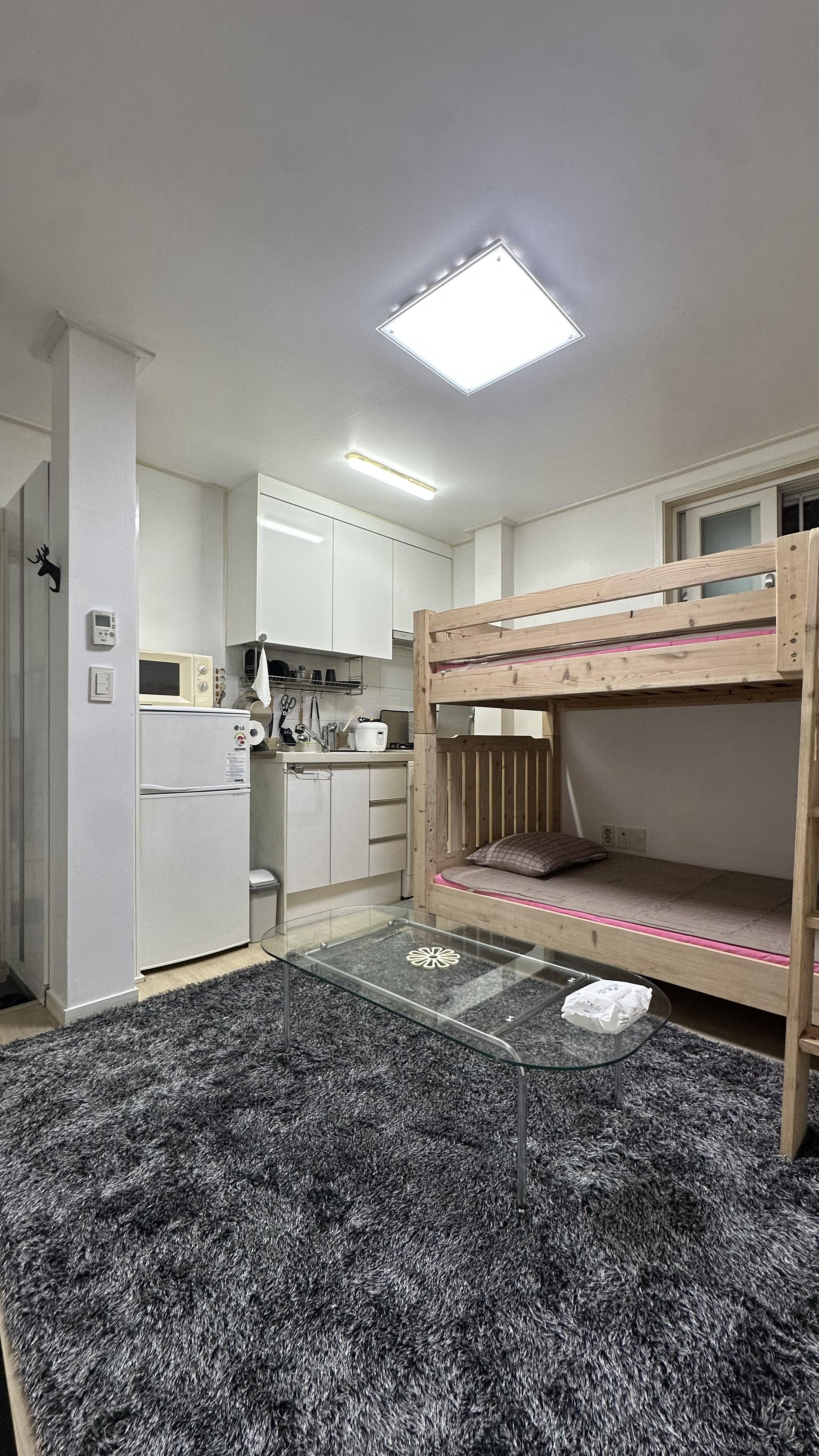 금호동3가 단기임대 Room 02