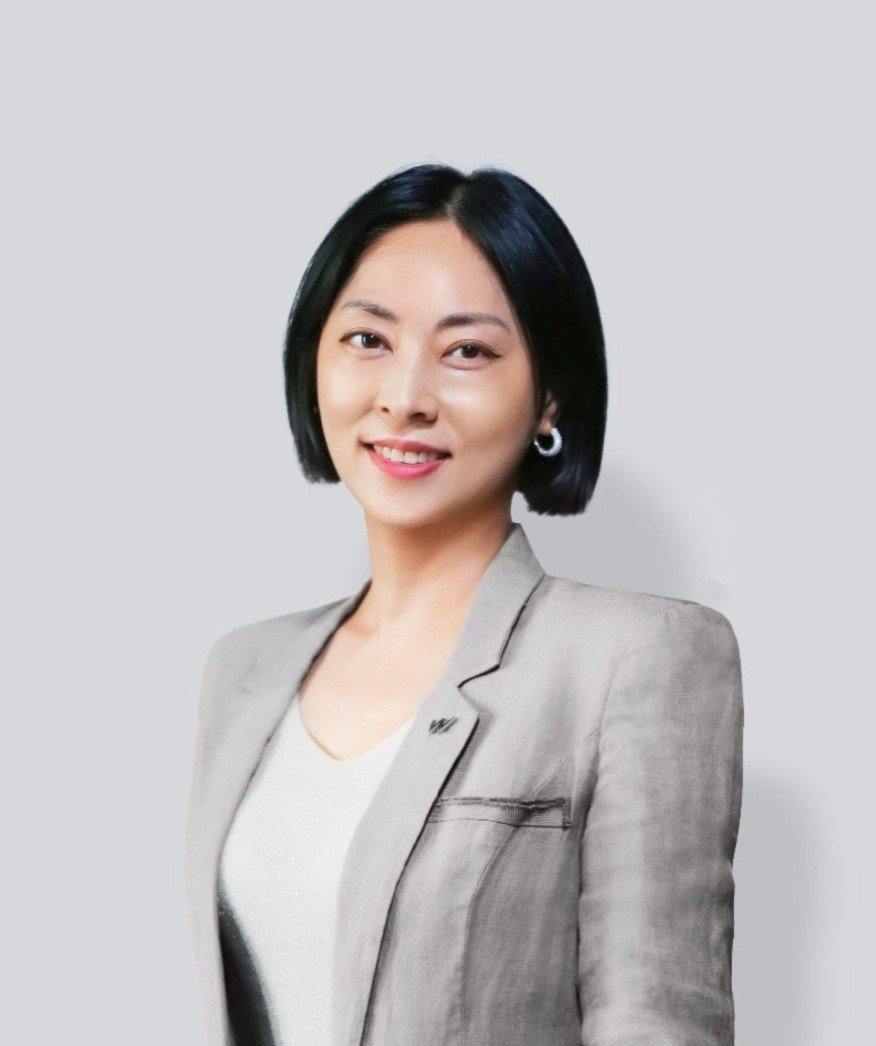 신유진 호스트