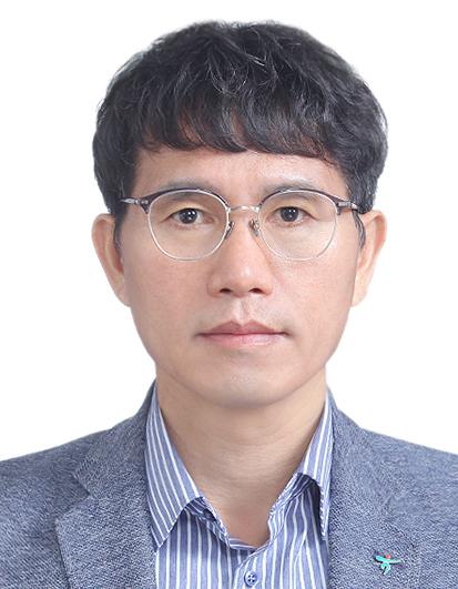 윤춘원 호스트